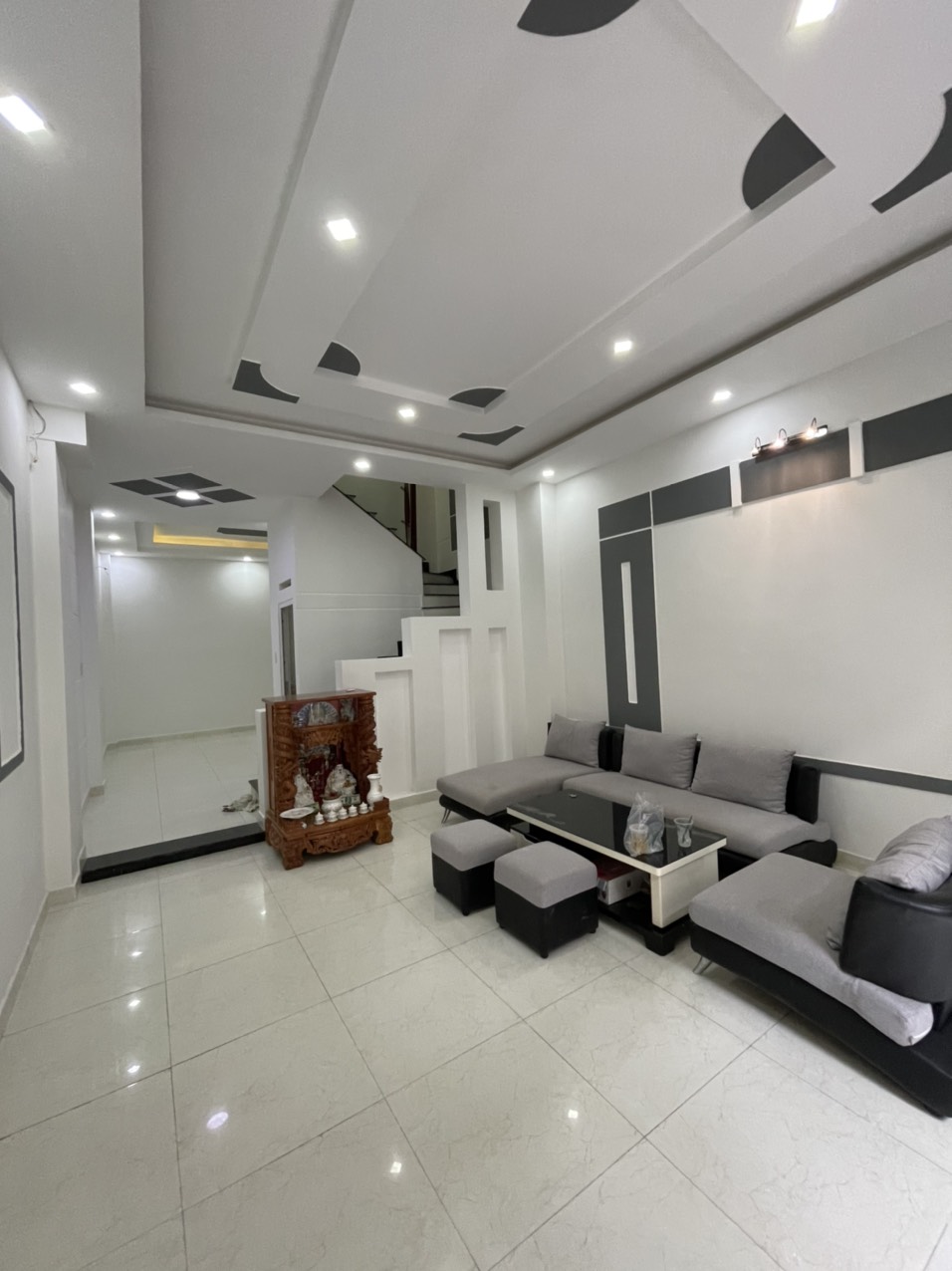Bán nhà Hoàng Hoa Thám, Quận Bình Thạnh tuyệt phẩm 3 lầu (4,5m x 12m) đẹp lung linh hẻm ôtô khu VIP