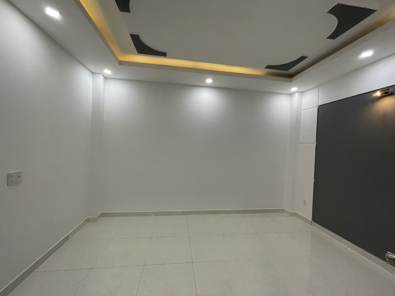 Bán nhà Hoàng Hoa Thám, Quận Bình Thạnh tuyệt phẩm 3 lầu (4,5m x 12m) đẹp lung linh hẻm ôtô khu VIP