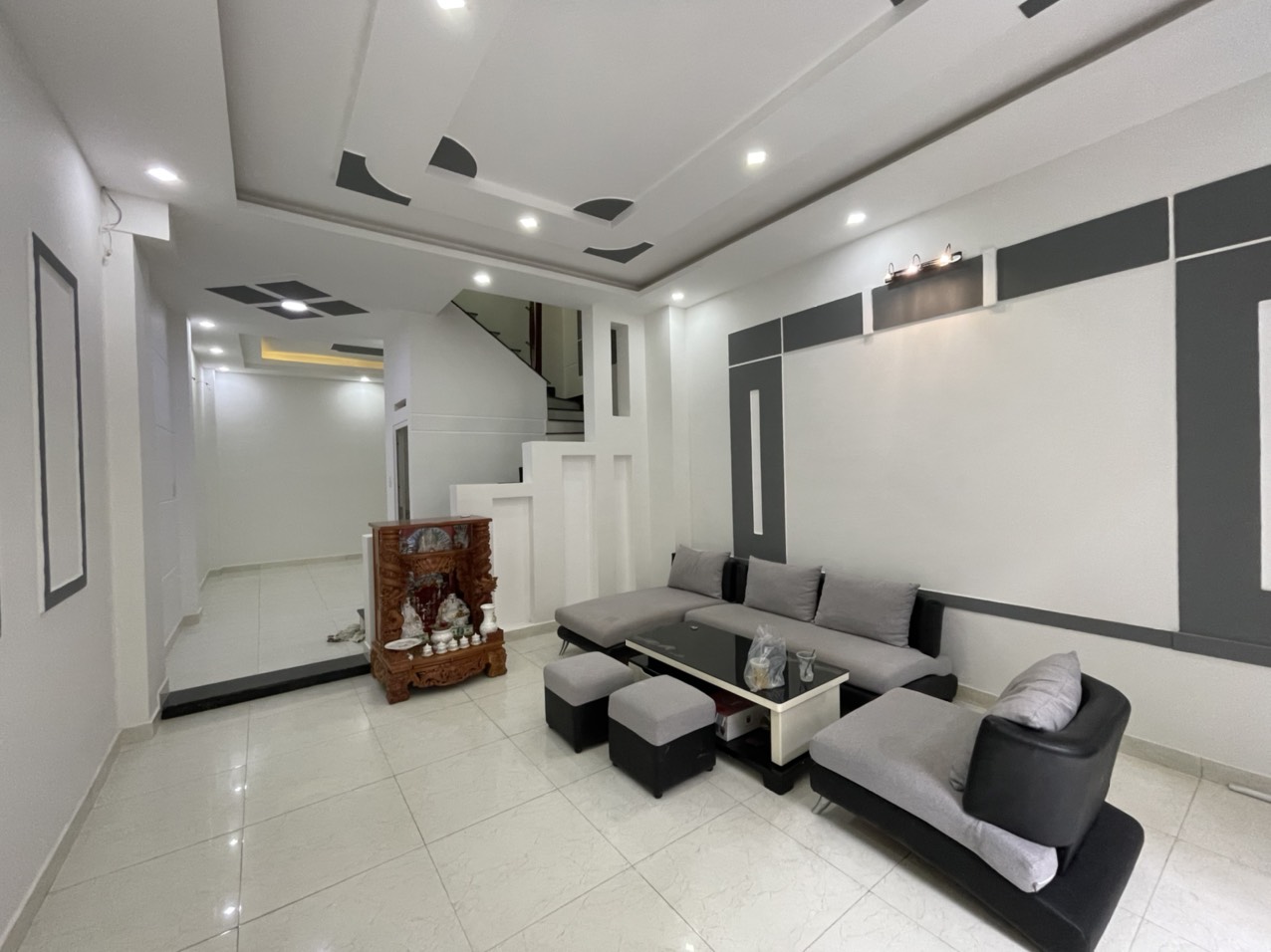 Bán nhà Hoàng Hoa Thám, Quận Bình Thạnh tuyệt phẩm 3 lầu (4,5m x 12m) đẹp lung linh hẻm ôtô khu VIP
