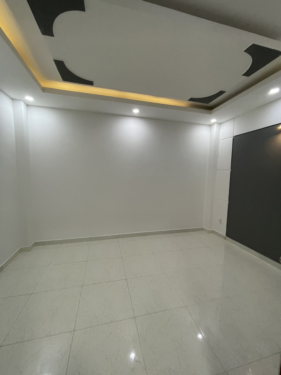 Bán nhà Hoàng Hoa Thám, Quận Bình Thạnh tuyệt phẩm 3 lầu (4,5m x 12m) đẹp lung linh hẻm ôtô khu VIP