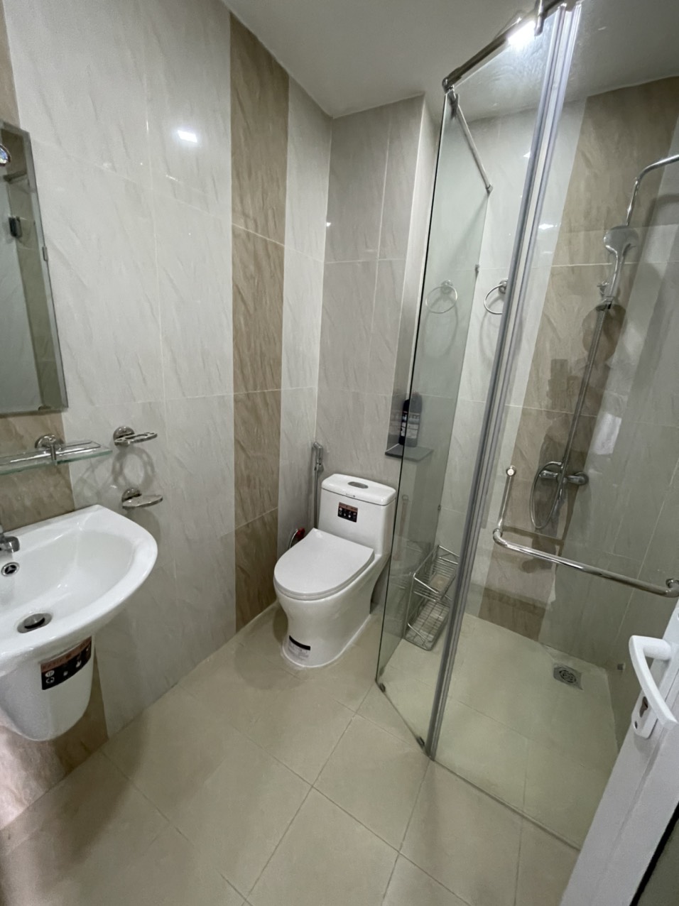 Bán nhà Hoàng Hoa Thám, Quận Bình Thạnh tuyệt phẩm 3 lầu (4,5m x 12m) đẹp lung linh hẻm ôtô khu VIP