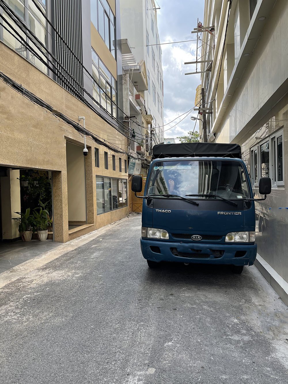 Bán nhà Núi Thành, Quận Tân Bình 3 lầu - 11 phòng full n.thất, thang máy,hẻm 6m, có HĐ thuê 45tr/th