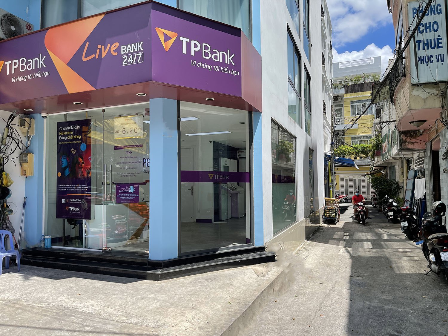 Bán nhà mặt tiền Đường Hoàng Hoa Thám, Quận Bình Thạnh tuyệt phẩm 4 lầu đang cho Ngân Hàng TPBank thuê