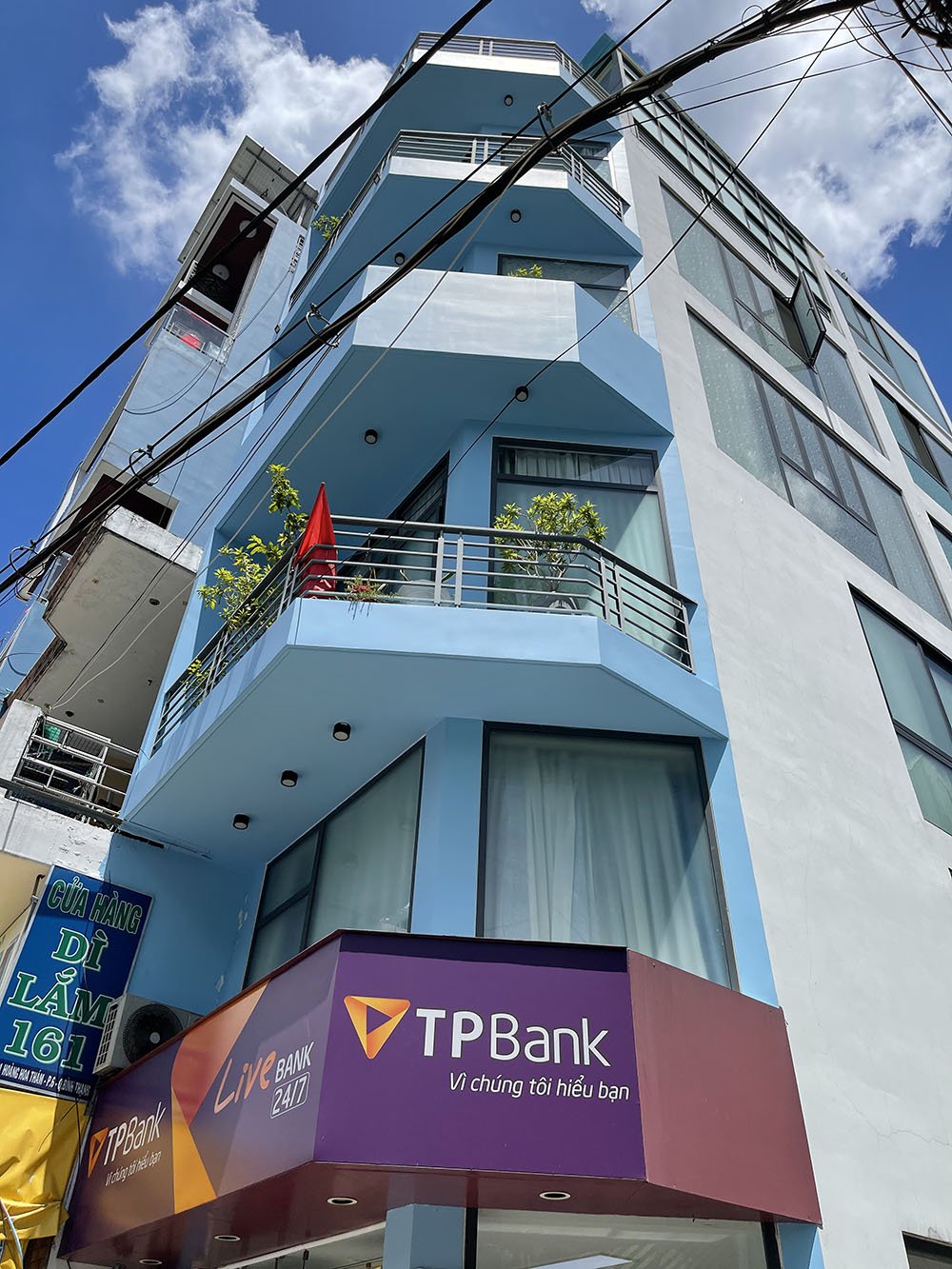 Bán nhà mặt tiền Đường Hoàng Hoa Thám, Quận Bình Thạnh tuyệt phẩm 4 lầu đang cho Ngân Hàng TPBank thuê