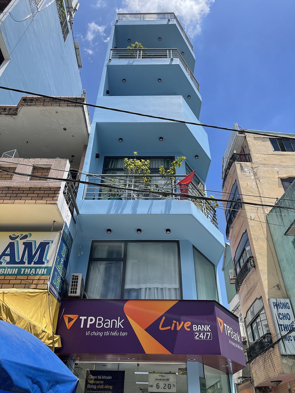 Bán nhà mặt tiền Đường Hoàng Hoa Thám, Quận Bình Thạnh tuyệt phẩm 4 lầu đang cho Ngân Hàng TPBank thuê