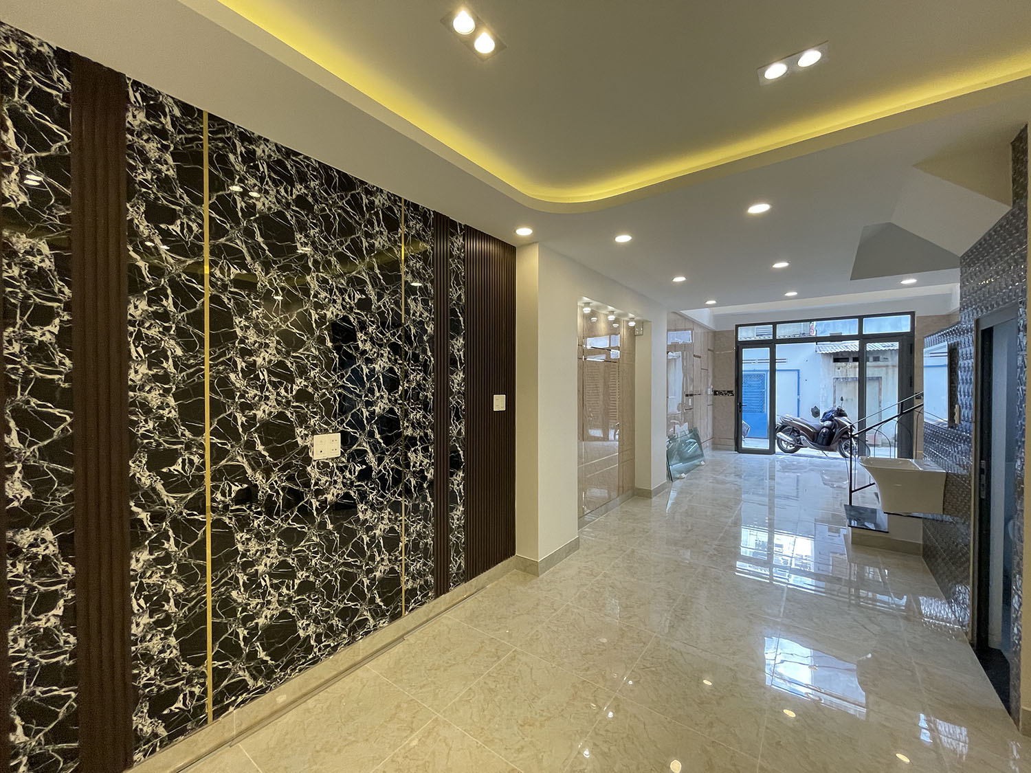 Bán nhà Đường Nguyễn Trọng Tuyển, Quận Phú Nhuận Tuyệt phẩm 4 lầu t.kế Cổ Điển PARIS PHÁP, hẻm ôtô