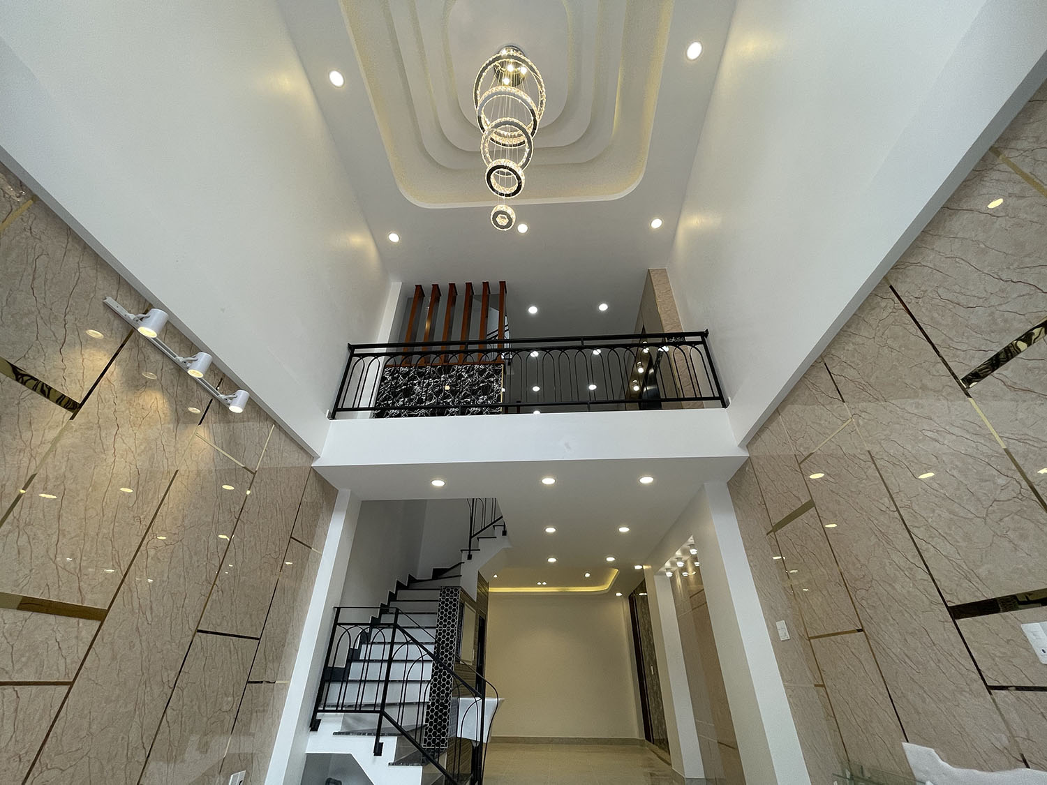 Bán nhà Đường Nguyễn Trọng Tuyển, Quận Phú Nhuận Tuyệt phẩm 4 lầu t.kế Cổ Điển PARIS PHÁP, hẻm ôtô