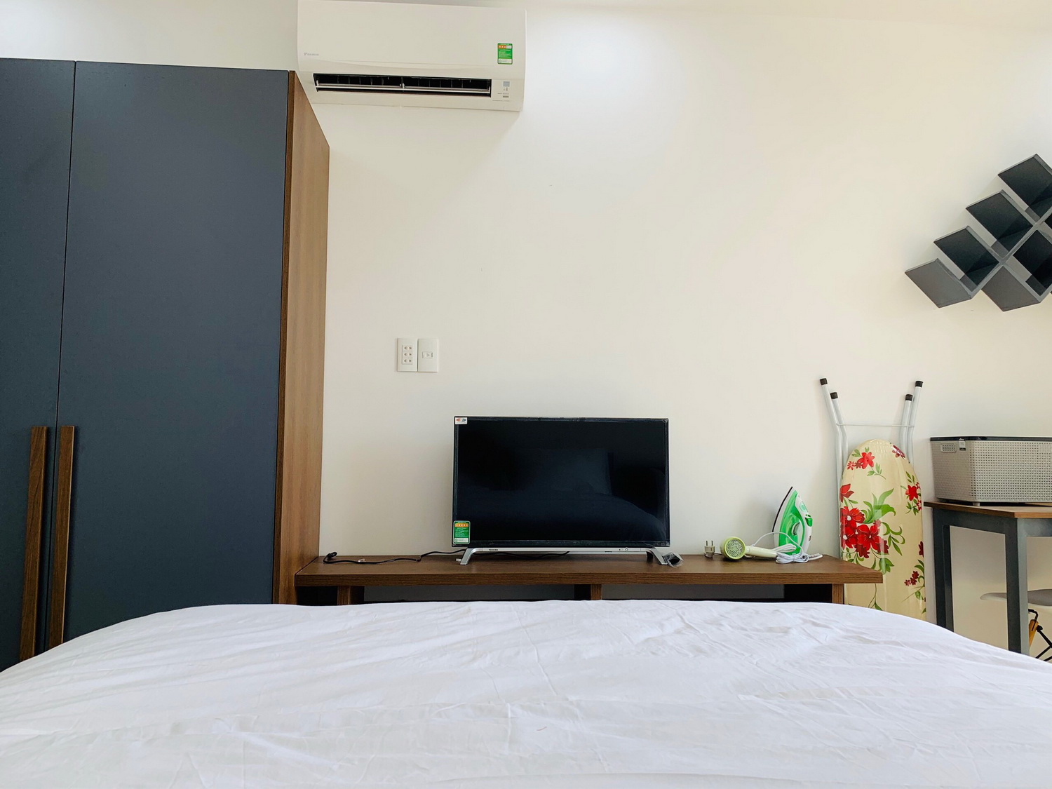 Tòa nhà 5L (4x20) t.kế C.Âu,9 căn hộ dịch vụ + 2 Penhouse thang máy, hẻm VIP Võ Thị Sáu - gần Phạm Ngọc Thạch