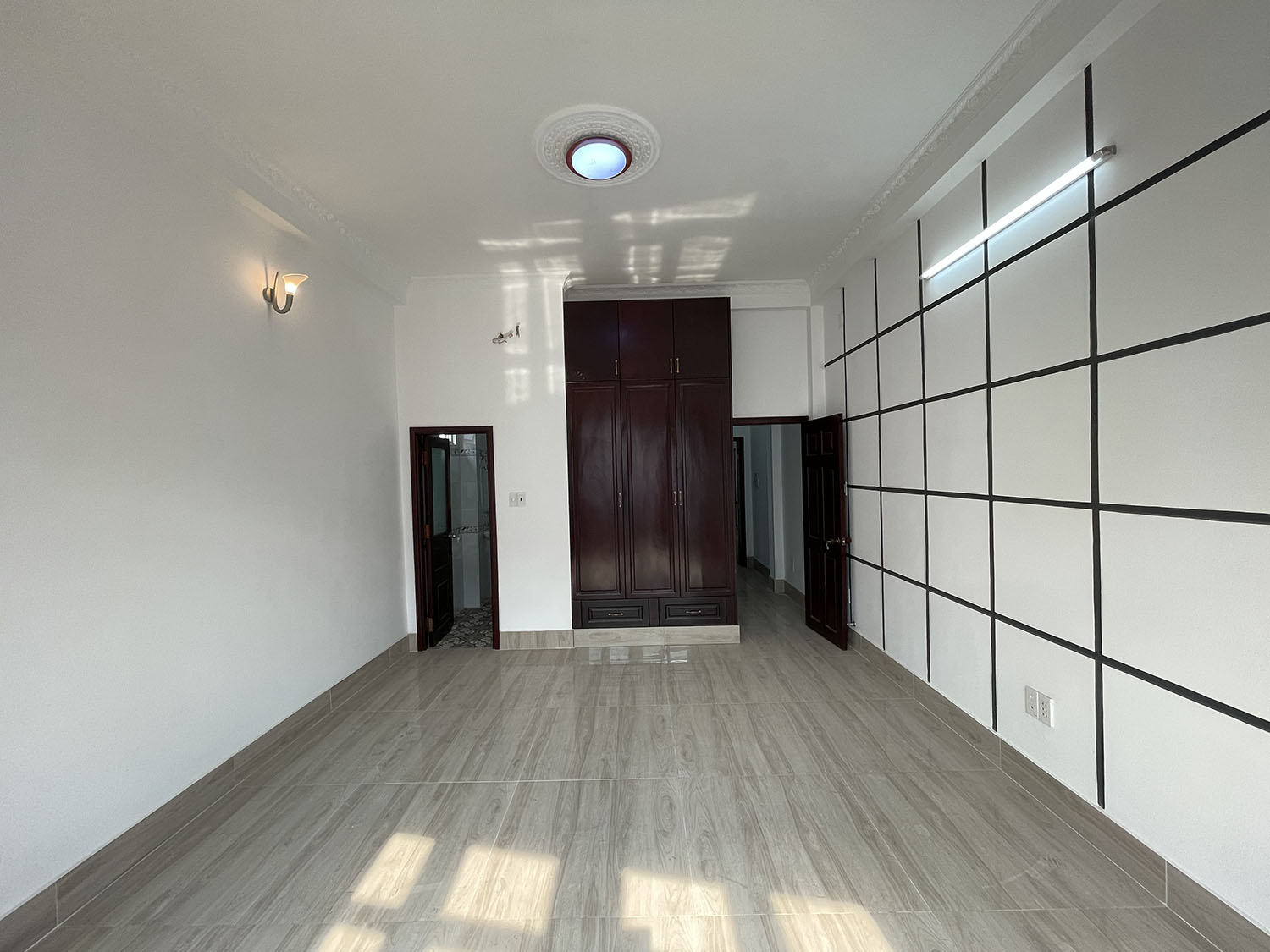 Bán nhà Phạm Cư Lượng Tân Bình Hầm đổ ôtô, 5 lầu, thang máy, khu VIP T.S.Nhất, có HĐ thuê 45tr/th
