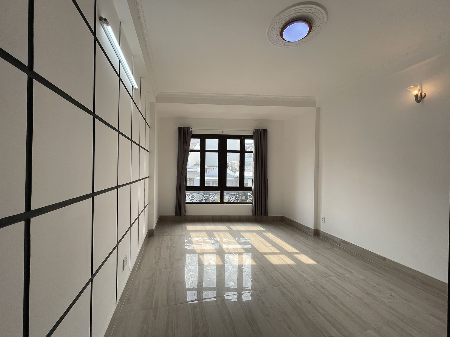 Bán nhà Phạm Cư Lượng Tân Bình Hầm đổ ôtô, 5 lầu, thang máy, khu VIP T.S.Nhất, có HĐ thuê 45tr/th