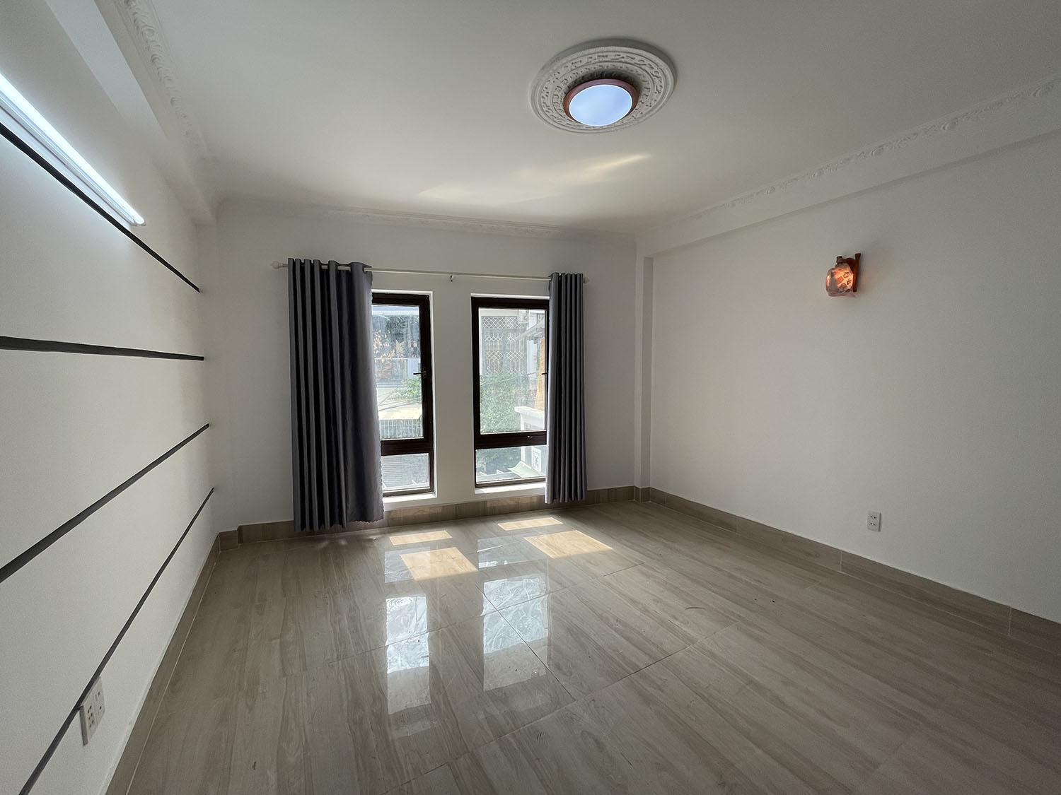 Bán nhà Phạm Cư Lượng Tân Bình Hầm đổ ôtô, 5 lầu, thang máy, khu VIP T.S.Nhất, có HĐ thuê 45tr/th