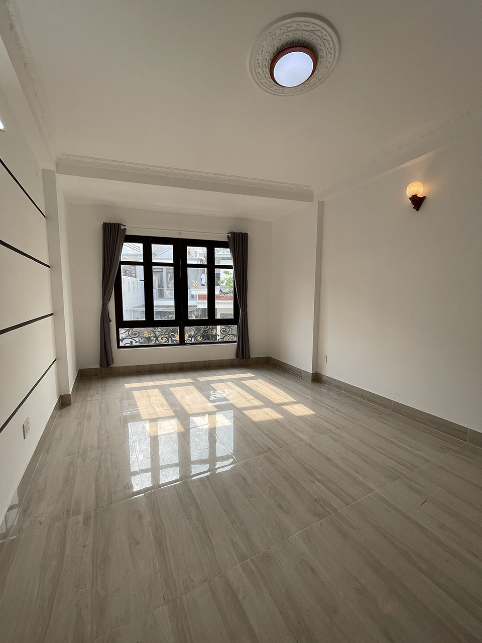 Bán nhà Phạm Cư Lượng Tân Bình Hầm đổ ôtô, 5 lầu, thang máy, khu VIP T.S.Nhất, có HĐ thuê 45tr/th