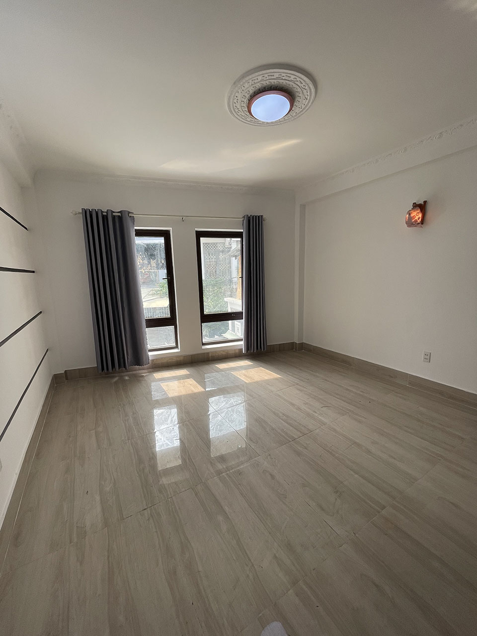 Bán nhà Phạm Cư Lượng Tân Bình Hầm đổ ôtô, 5 lầu, thang máy, khu VIP T.S.Nhất, có HĐ thuê 45tr/th