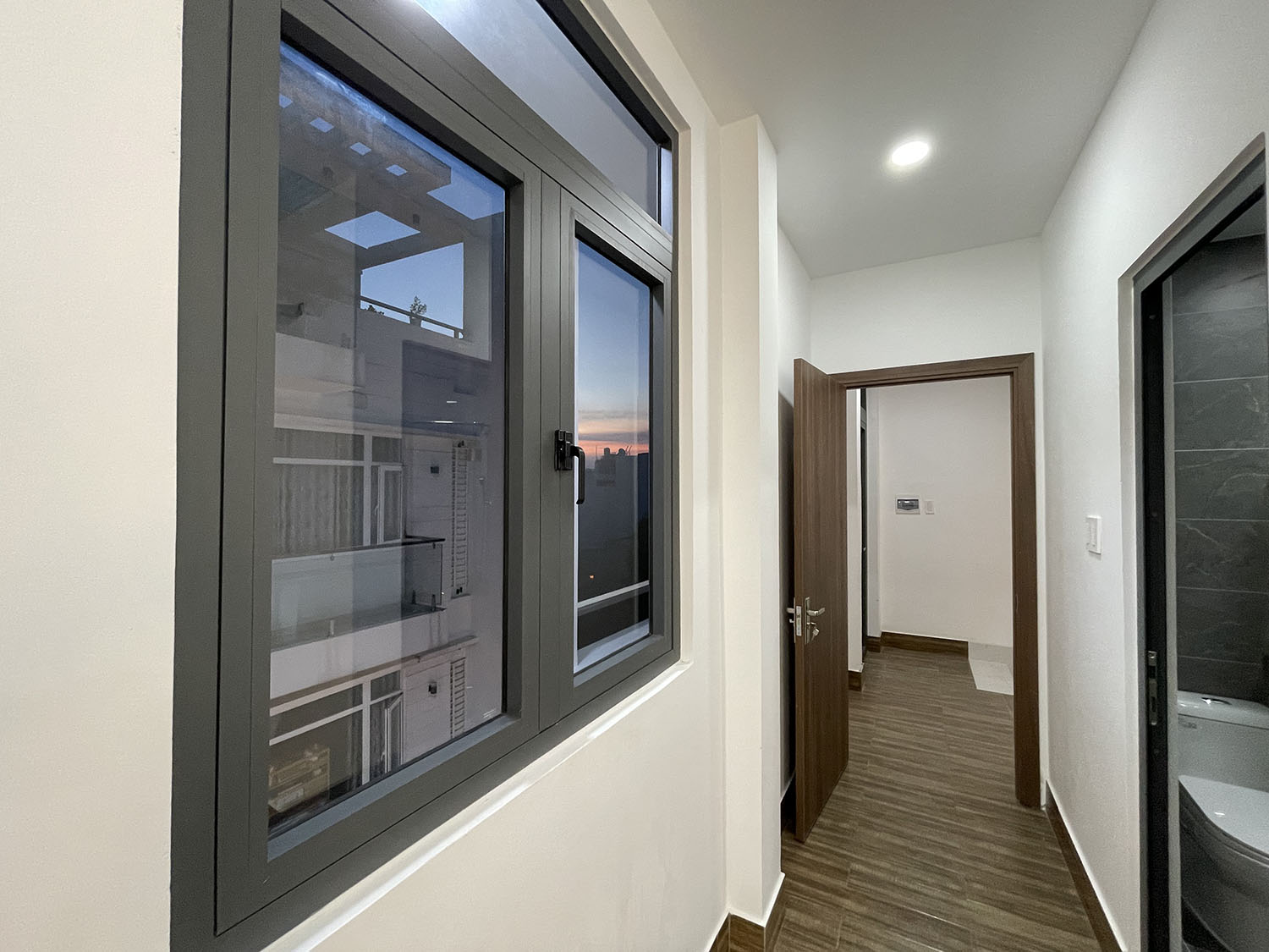 Bán nhà Nơ Trang Long, Quận Bình Thạnh Tuyệt phẩm B.thự Mini 3 lầu thiết kế Singapore hẻm ôtô 7 chỗ