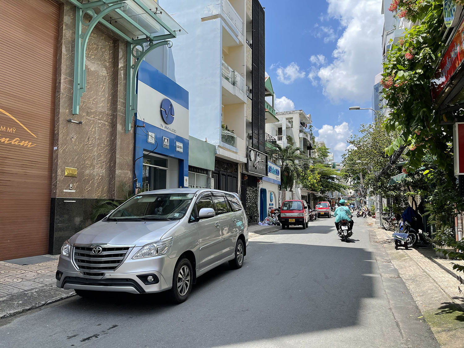 Bán nhà mặt tiền Nguyễn Hiền, Quận 3 -khu Cư Xá Đô Thành, 3 lầu (4,5m x 19m) khu k.doanh - t.mại
