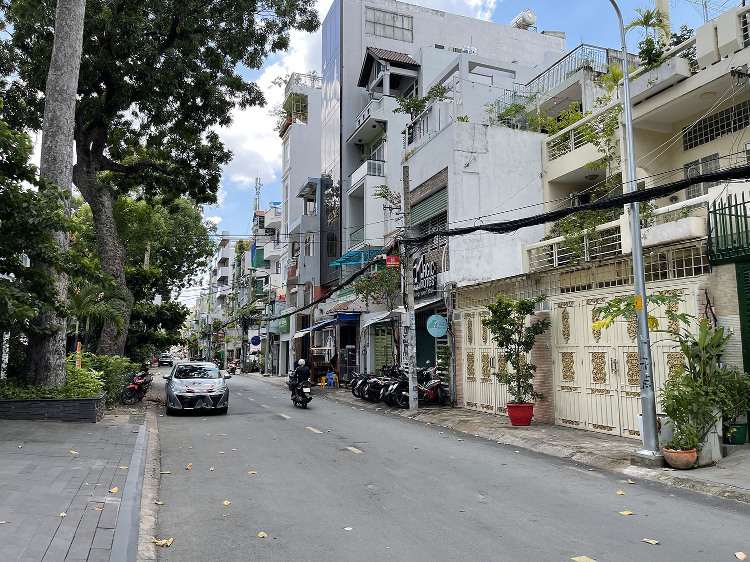 Bán nhà mặt tiền Nguyễn Hiền, Quận 3 -khu Cư Xá Đô Thành, 3 lầu (4,5m x 19m) khu k.doanh - t.mại