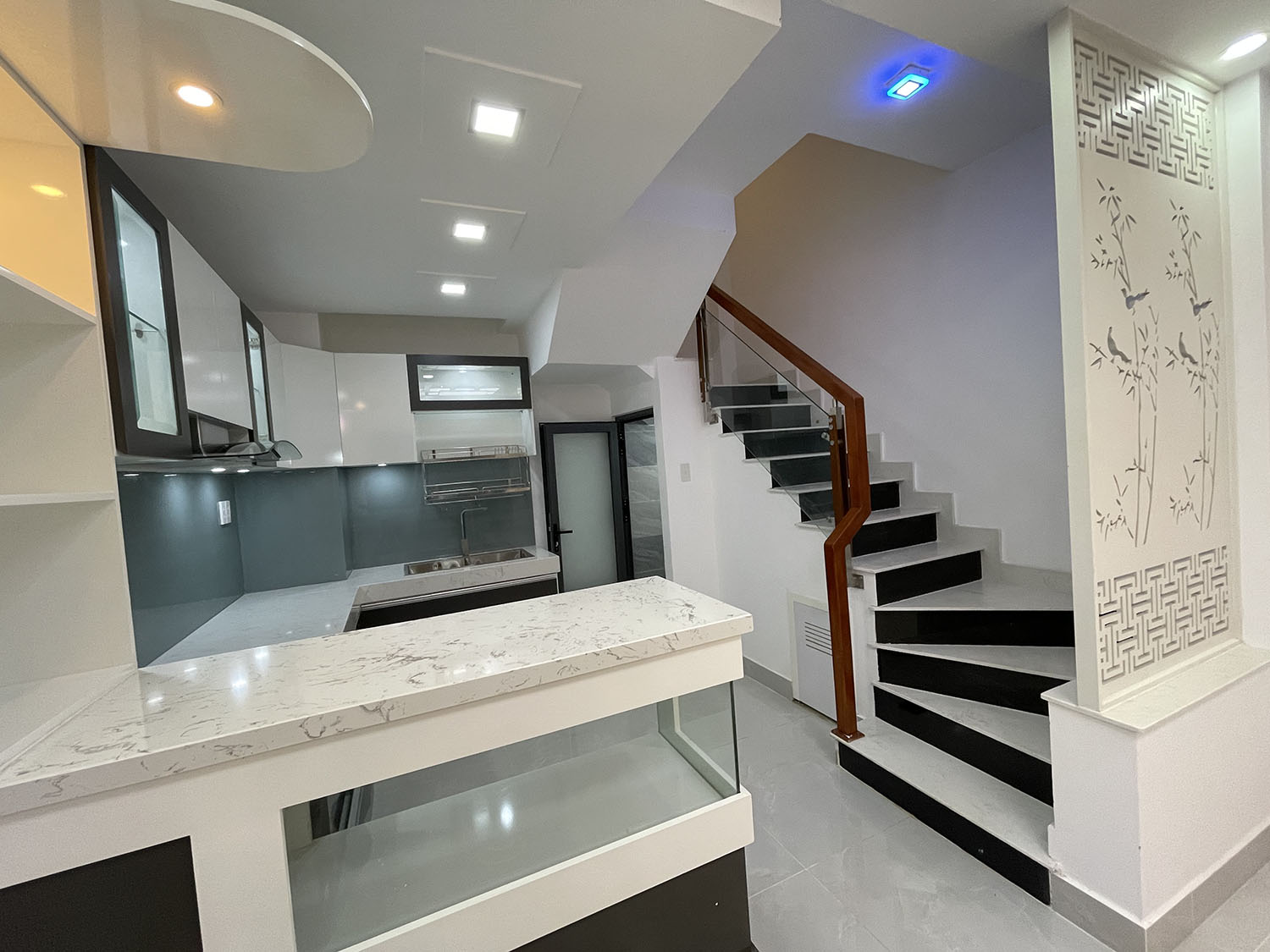 Bán nhà Nguyễn Đình Chính, Quận Phú Nhuận Siêu phẩm 4 lầu t.kế Singapore - gần Nguyễn Văn Trỗi