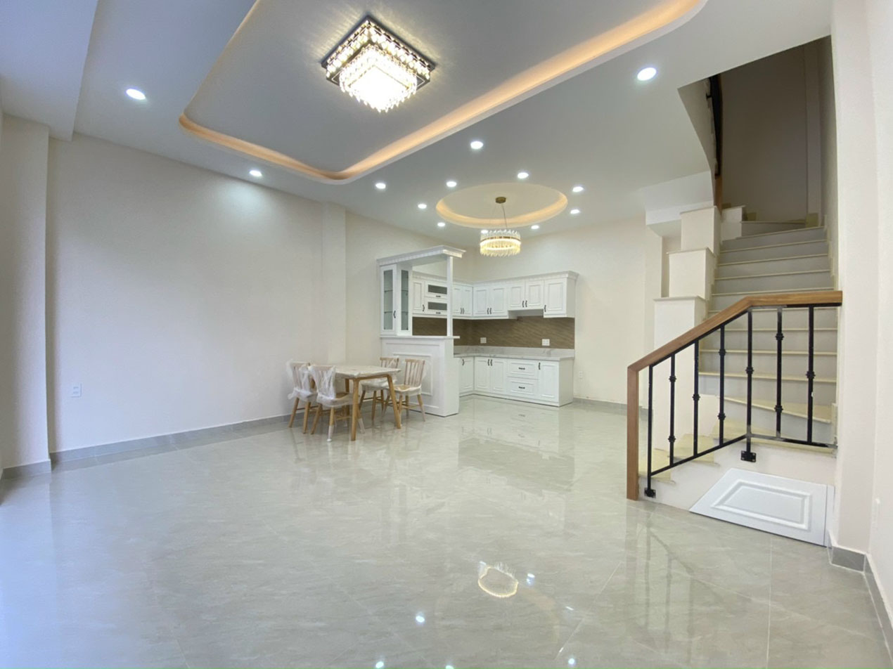 Bán nhà Phan Văn Trị, Quận Bình Thạnh Tuyệt phẩm 3 lầu t.kế Châu Âu đẹp lung linh,mới 100%, khu VIP