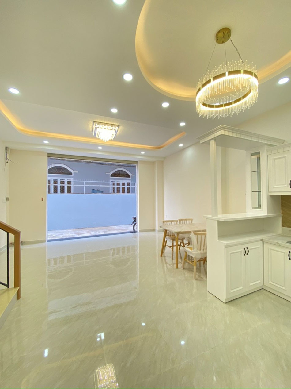 Bán nhà Phan Văn Trị, Quận Bình Thạnh Tuyệt phẩm 3 lầu t.kế Châu Âu đẹp lung linh,mới 100%, khu VIP