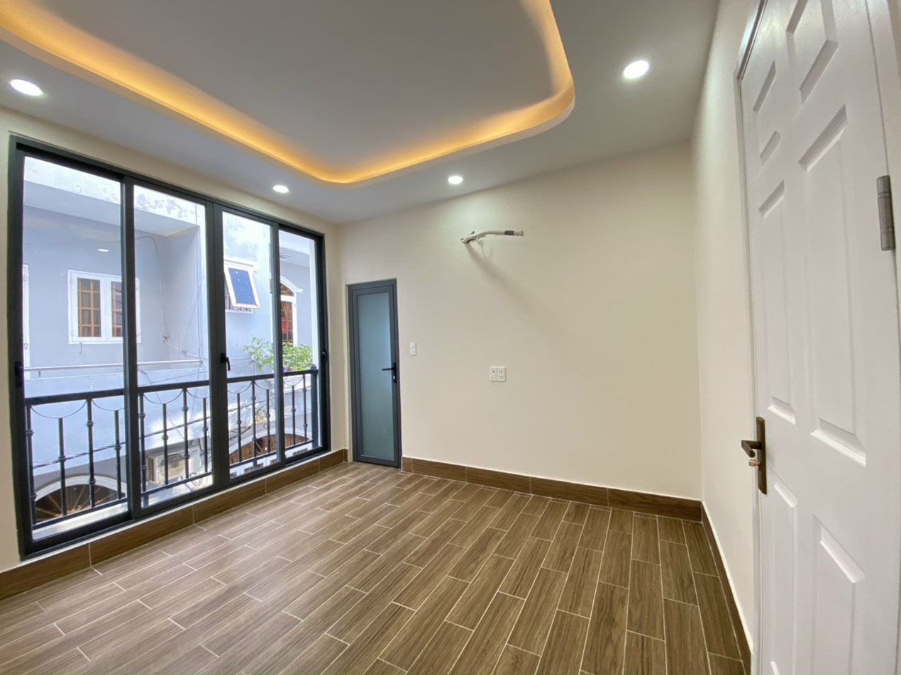 Bán nhà Phan Văn Trị, Quận Bình Thạnh Tuyệt phẩm 3 lầu t.kế Châu Âu đẹp lung linh,mới 100%, khu VIP