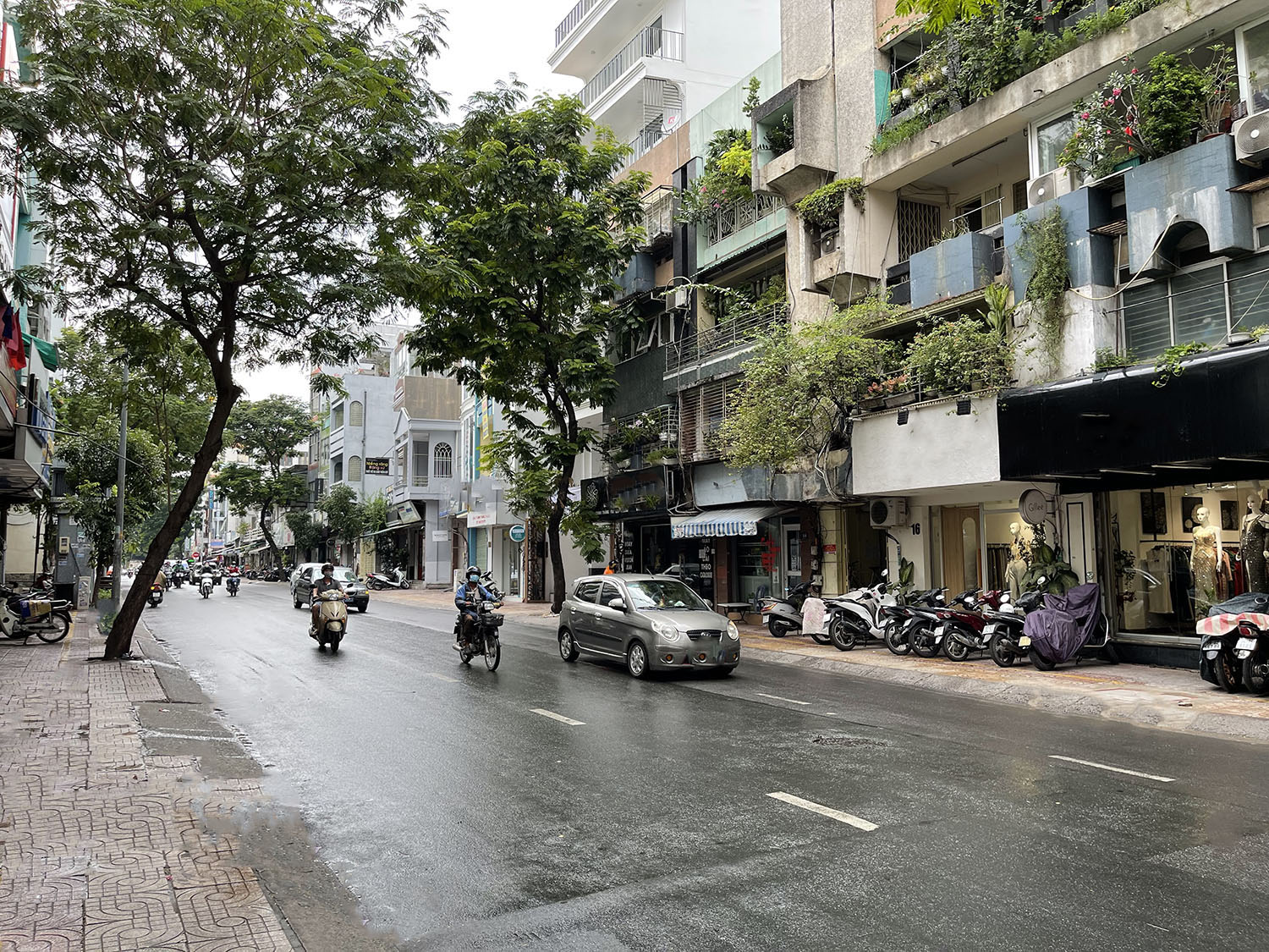 Bán nhà mặt tiền Lý Chính Thắng, Quận 3 Nhà Phố 5 lầu (4x23) - có 15 phòng + thang máy khu Kinh Doanh sầm uất