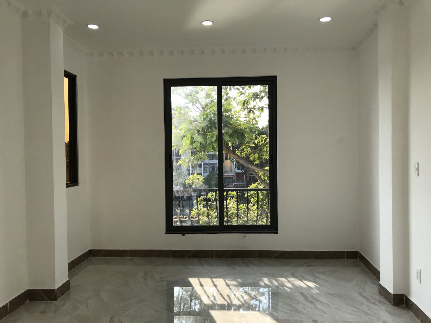 BÁN NHÀ ĐẸP LUNG LINH: Mặt tiền Hoàng Sa 5 lầu, t.kế C.Âu, 9 phòng, thang máy