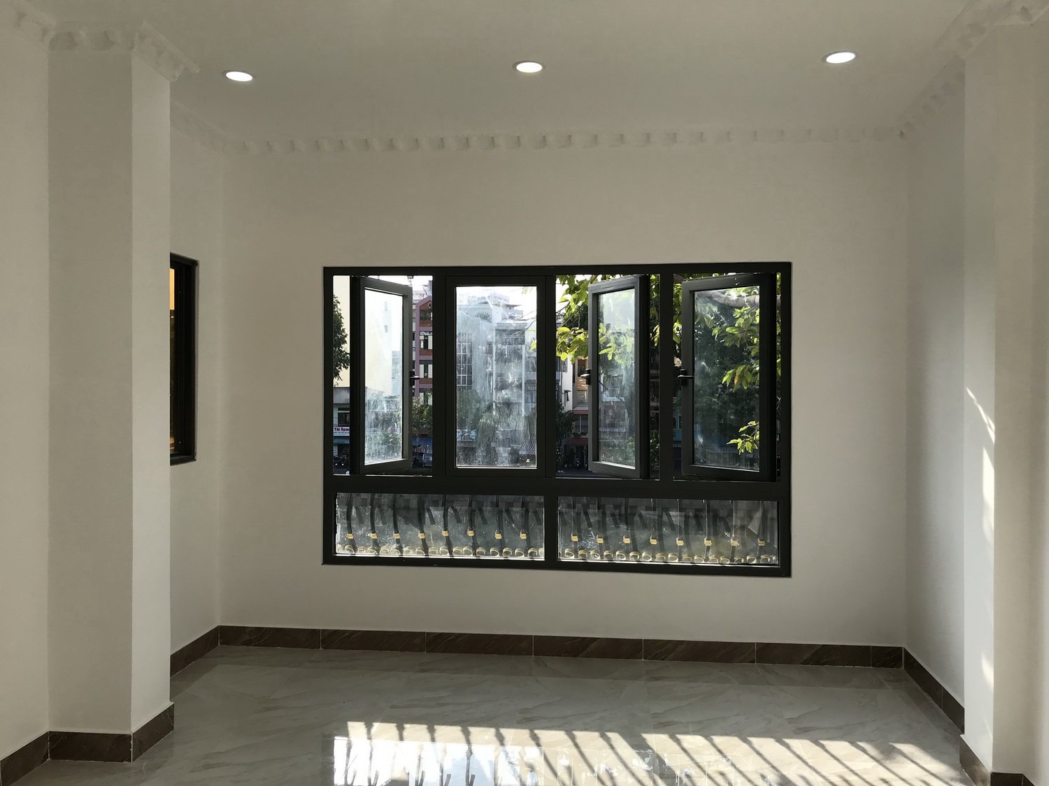 BÁN NHÀ ĐẸP LUNG LINH: Mặt tiền Hoàng Sa 5 lầu, t.kế C.Âu, 9 phòng, thang máy