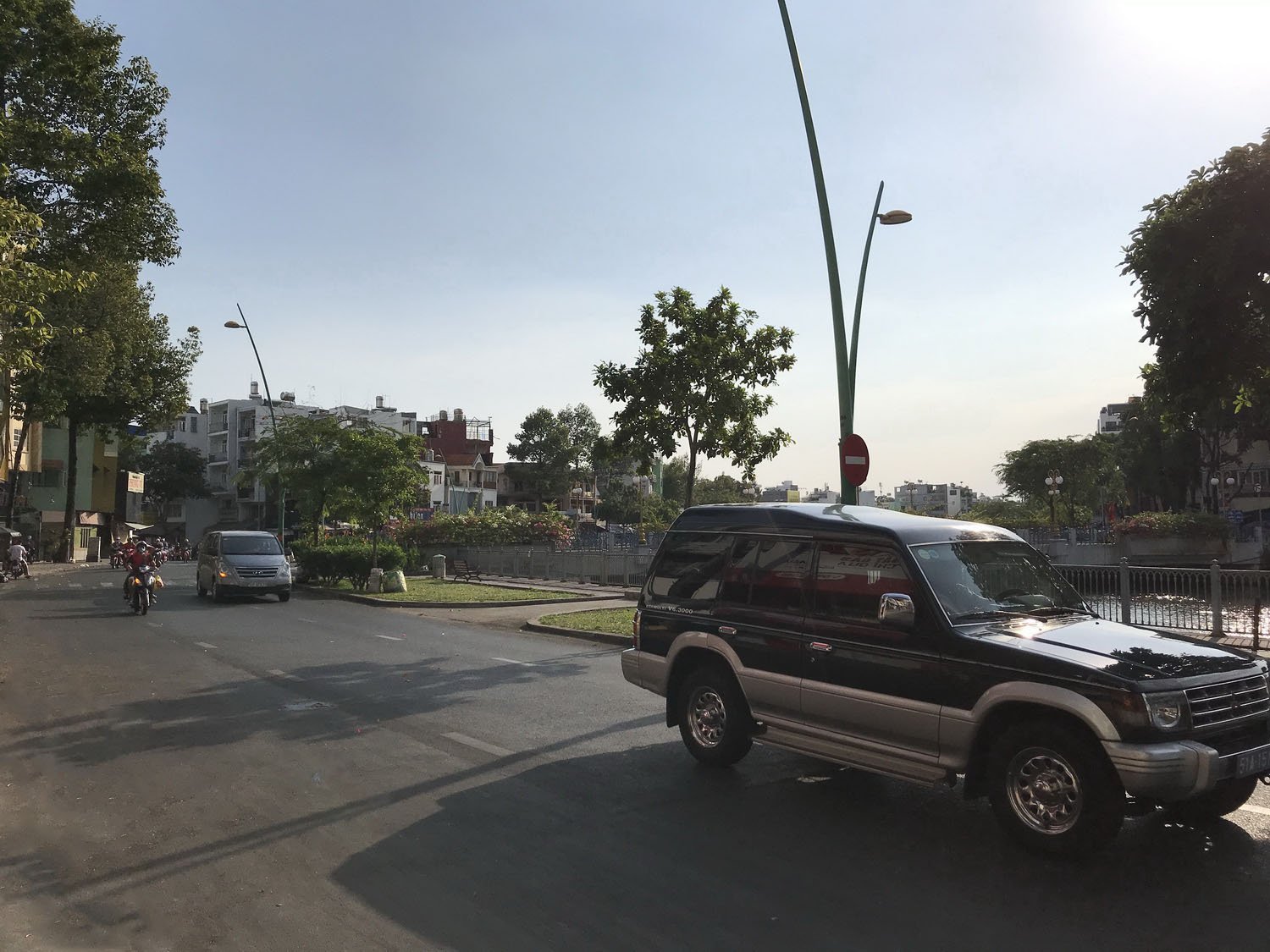 BÁN NHÀ ĐẸP LUNG LINH: Mặt tiền Hoàng Sa 5 lầu, t.kế C.Âu, 9 phòng, thang máy