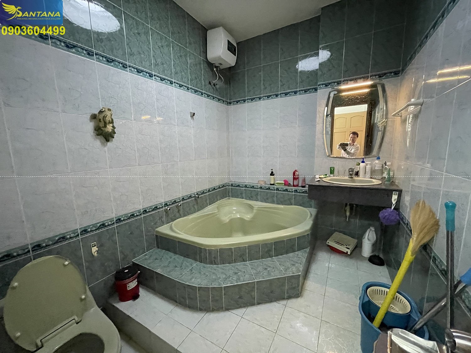 Bán nhà 3 lầu (4,2m x 20m) full nội thất hẻm 6m, có gara ôtô khu VIP Hoàng Hoa Thám, Bình Thạnh