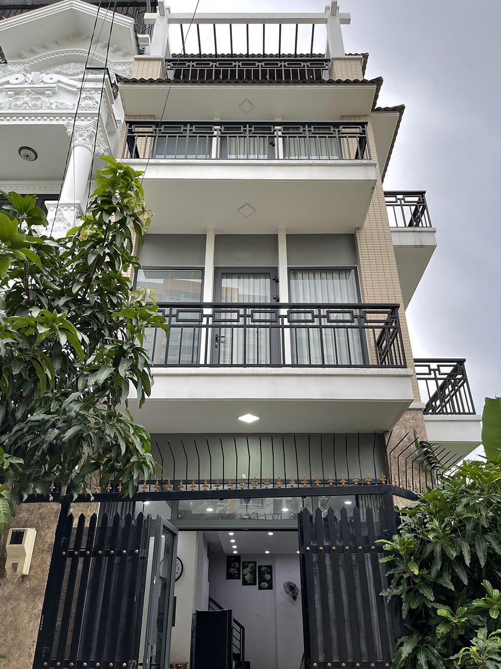Bán nhà Đường Phạm Văn Đồng, Thành Phố Thủ Đức Tuyệt phẩm 3 lầu căn góc 2 mặt tiền hẻm nhựa 8m