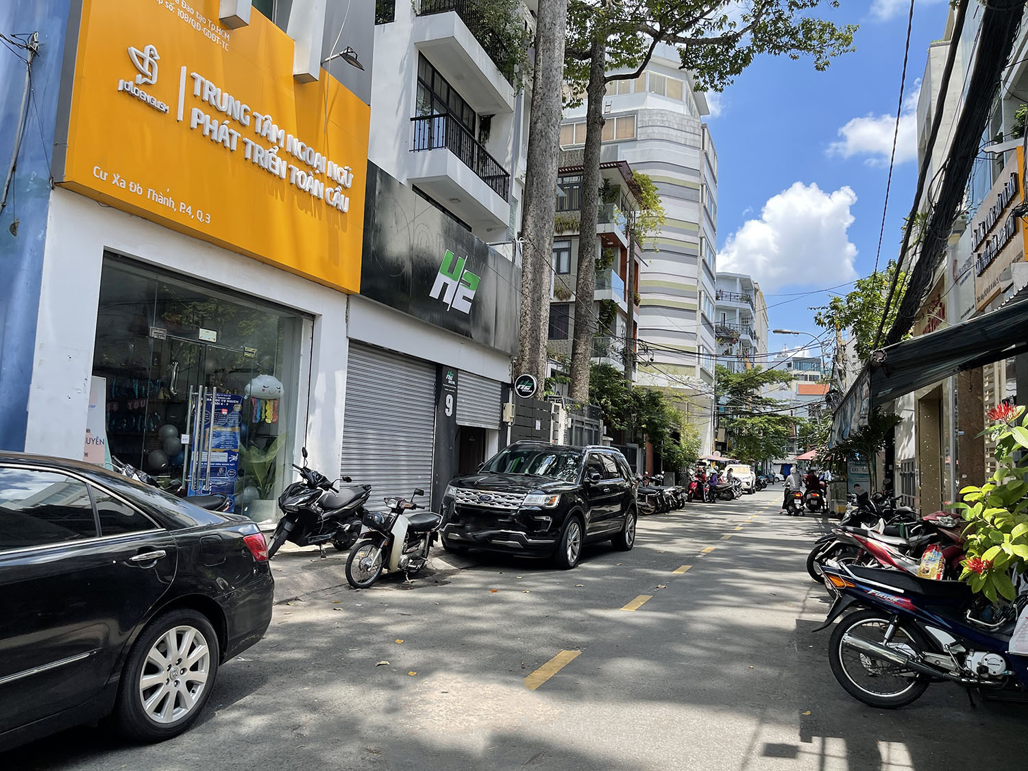 Bán nhà mặt tiền Nguyễn Hiền, Quận 3 -khu Cư Xá Đô Thành, 3 lầu (4,5m x 19m) khu k.doanh - t.mại