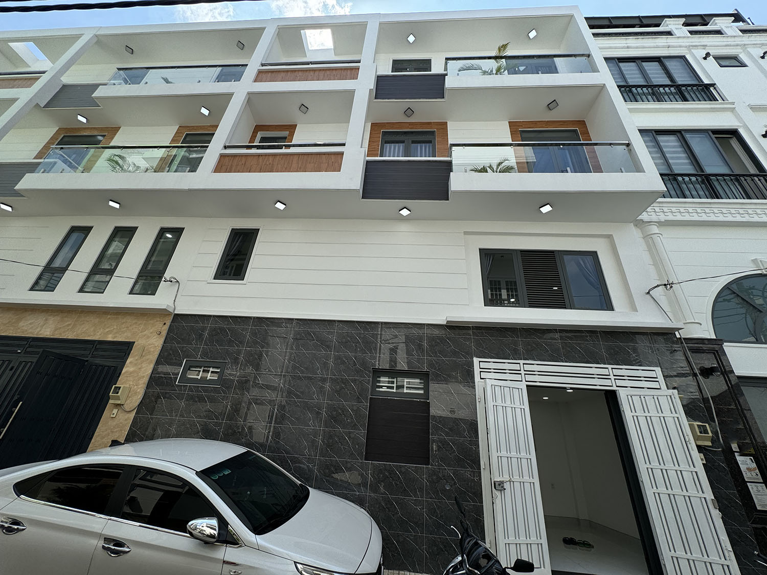 Bán nhà Nơ Trang Long, Quận Bình Thạnh Tuyệt phẩm B.thự Mini 3 lầu thiết kế Singapore hẻm ôtô 7 chỗ