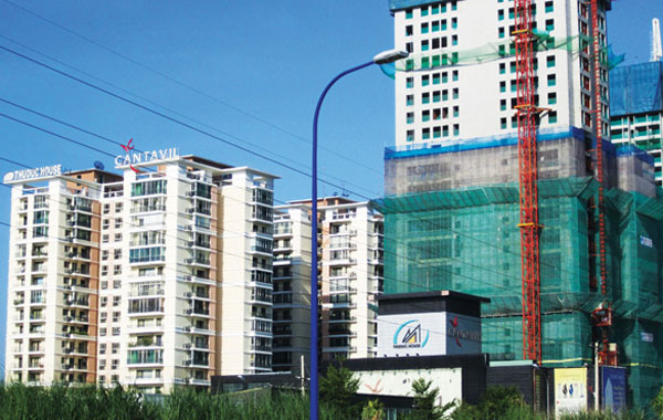 Bất động sản: Chờ một năm mới